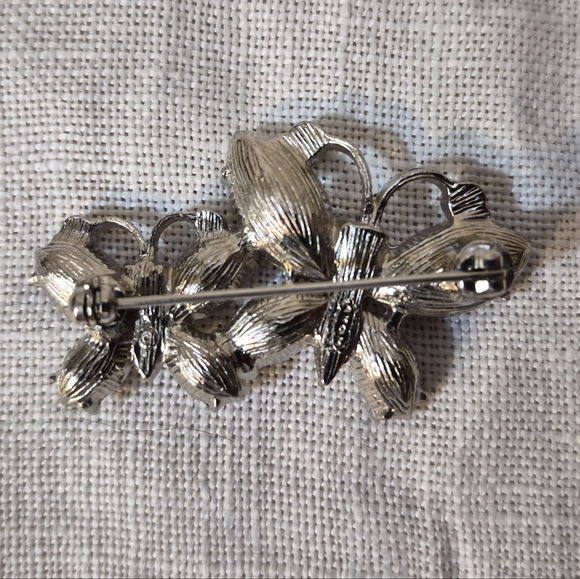 Avon Lavender AB Crystal Butterfly Brooch - Picture 3 of 4